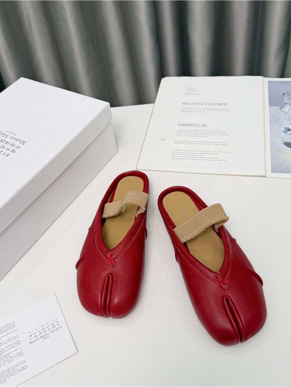 Maison Martin Margiela Red Leather Split-Toe Mules with Tan Strap - Picture 5 of 9